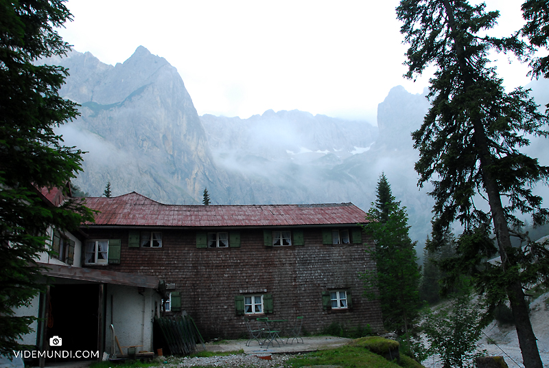 Climbing ZUGSPITZE, Höllentalangerhütte