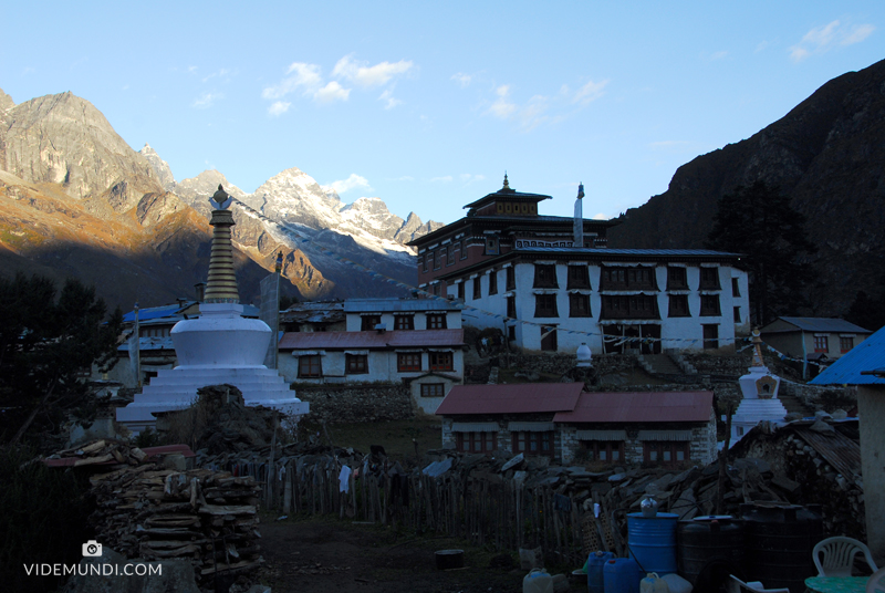 Everest Base Camp trek and Gokyo Tengboche Himalaya