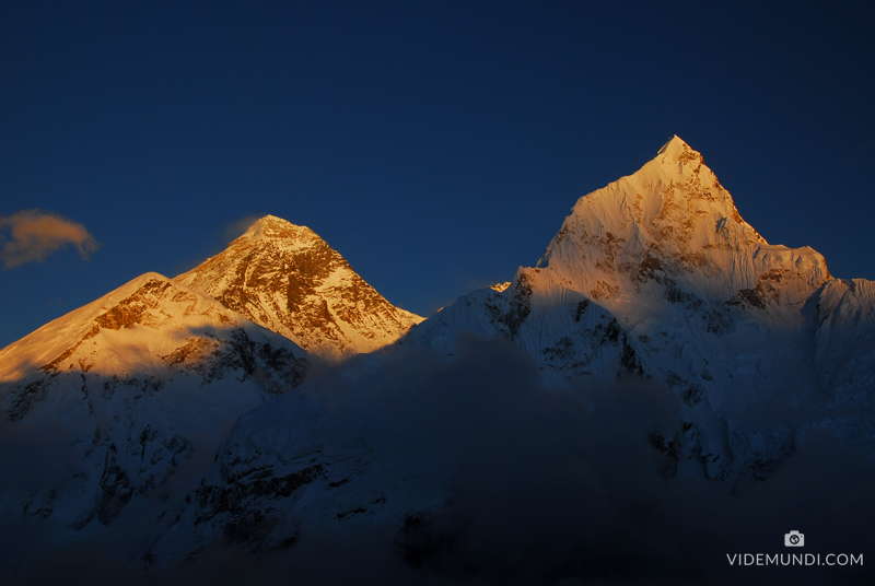 Everest Base Camp trek and Gokyo Nuptse Everest sunset